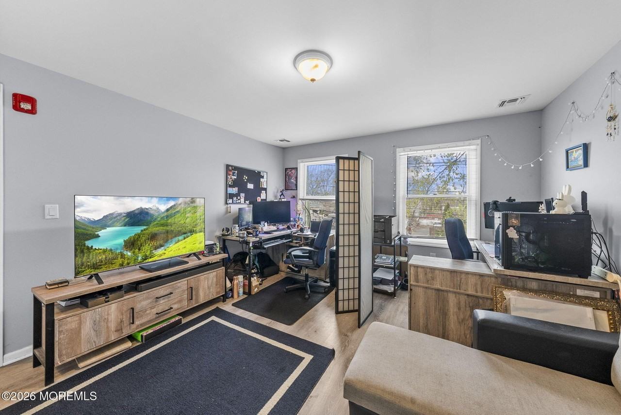 816 King George Rd #3 - Photo 6 of 18