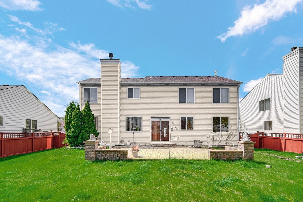 1998 Conway Ln - Photo 3 of 31