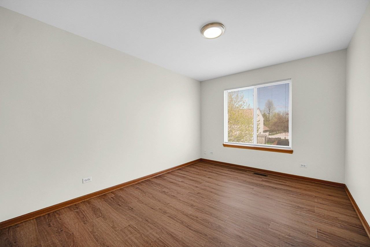 1998 Conway Ln - Photo 6 of 31