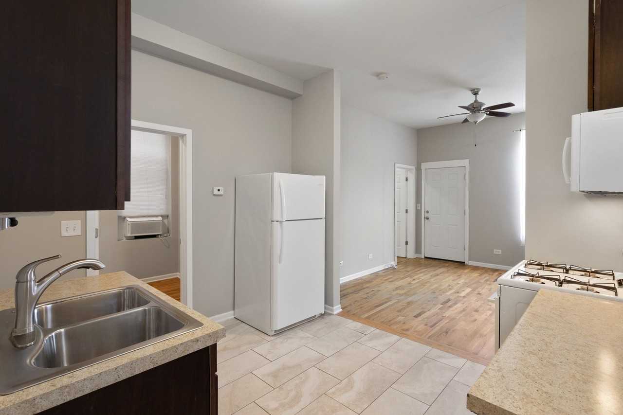 1532 W 18th Pl #1R - Photo 2 of 12