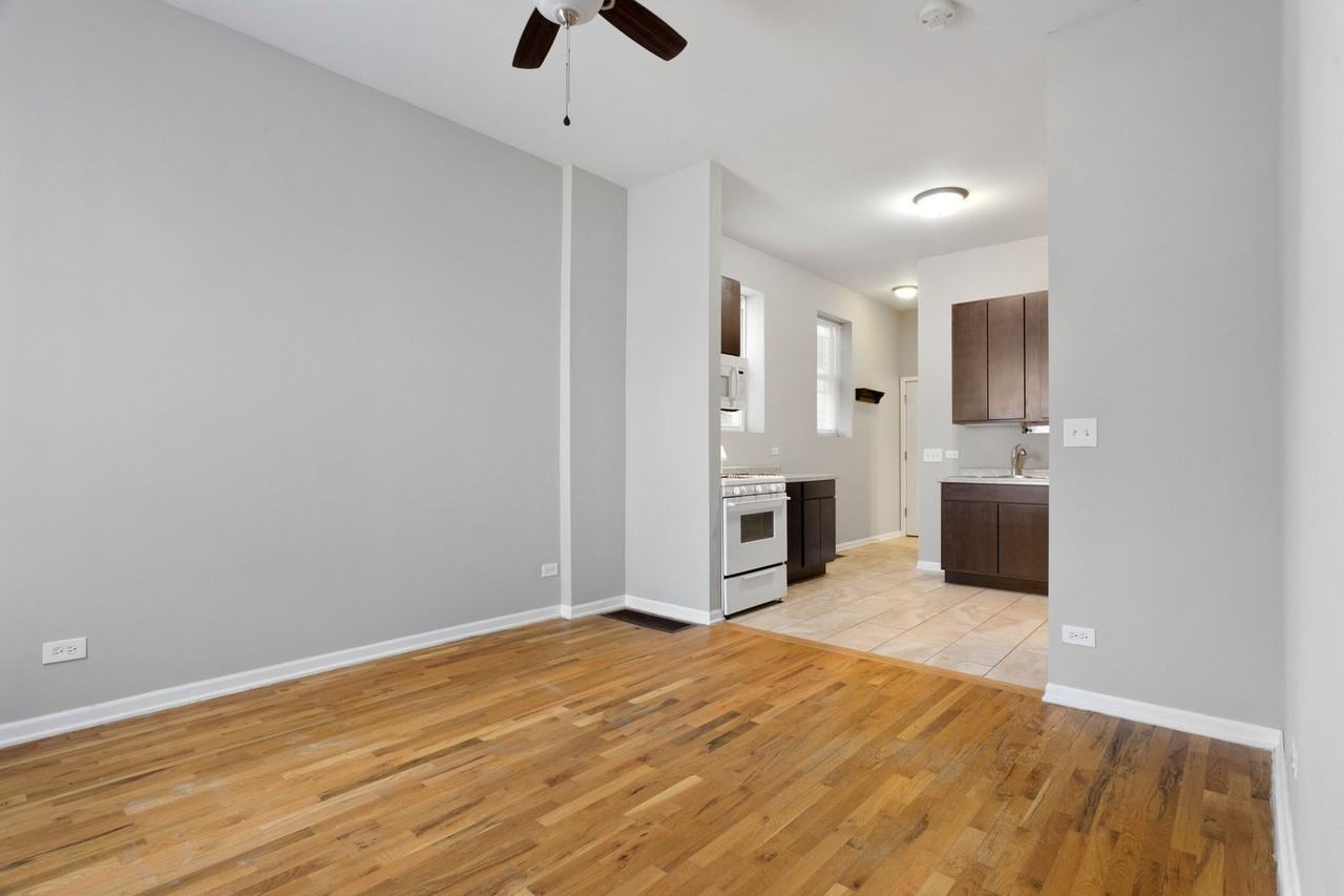 1532 W 18th Pl #1R - Photo 5 of 12