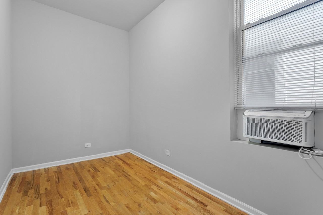 1532 W 18th Pl #1R - Photo 7 of 12