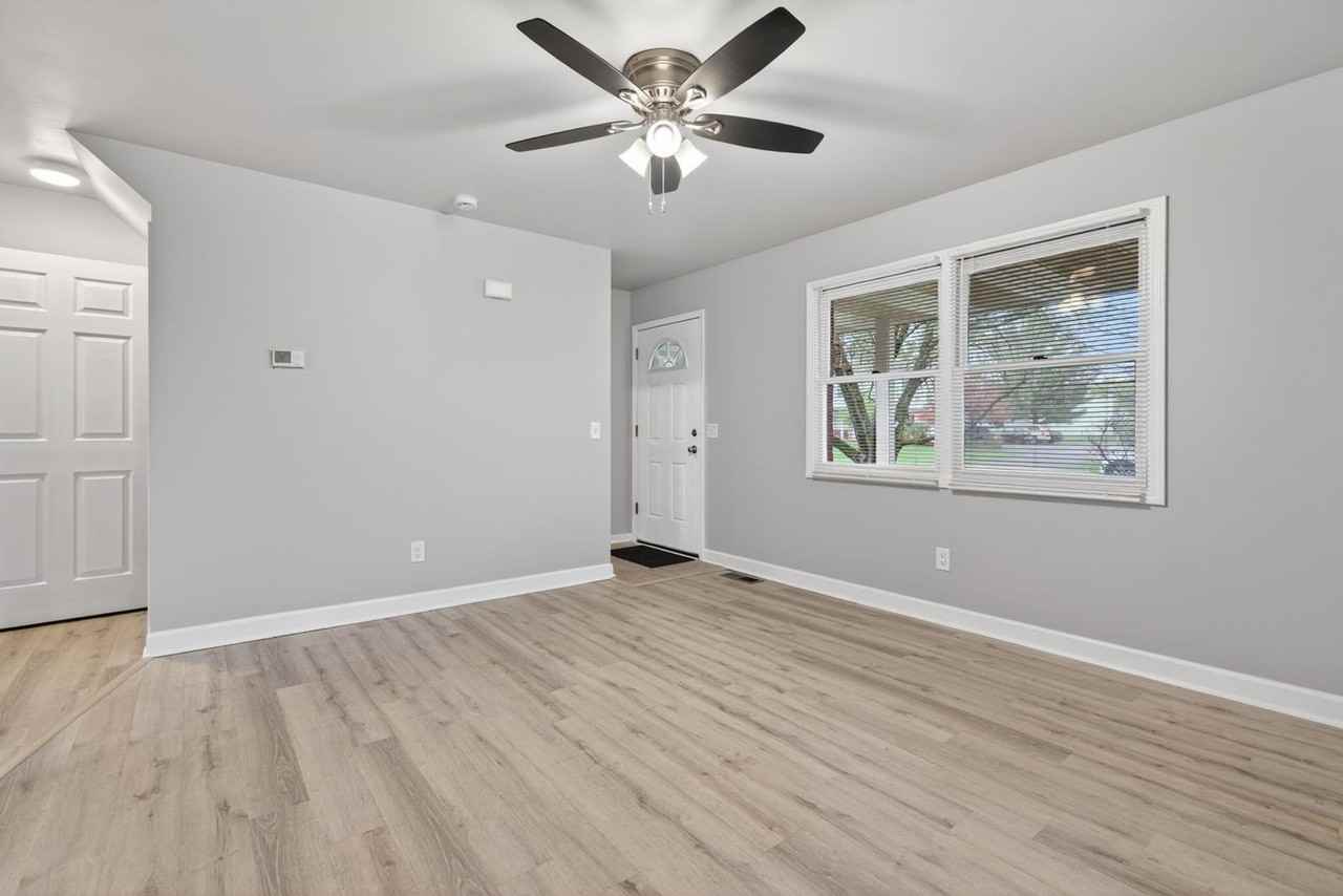 115 Colonial Pkwy #C - Photo 2 of 28