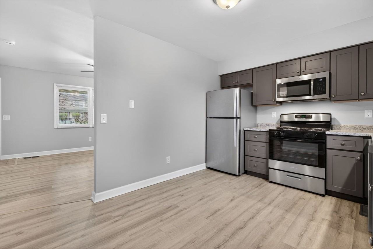 115 Colonial Pkwy #C - Photo 5 of 28