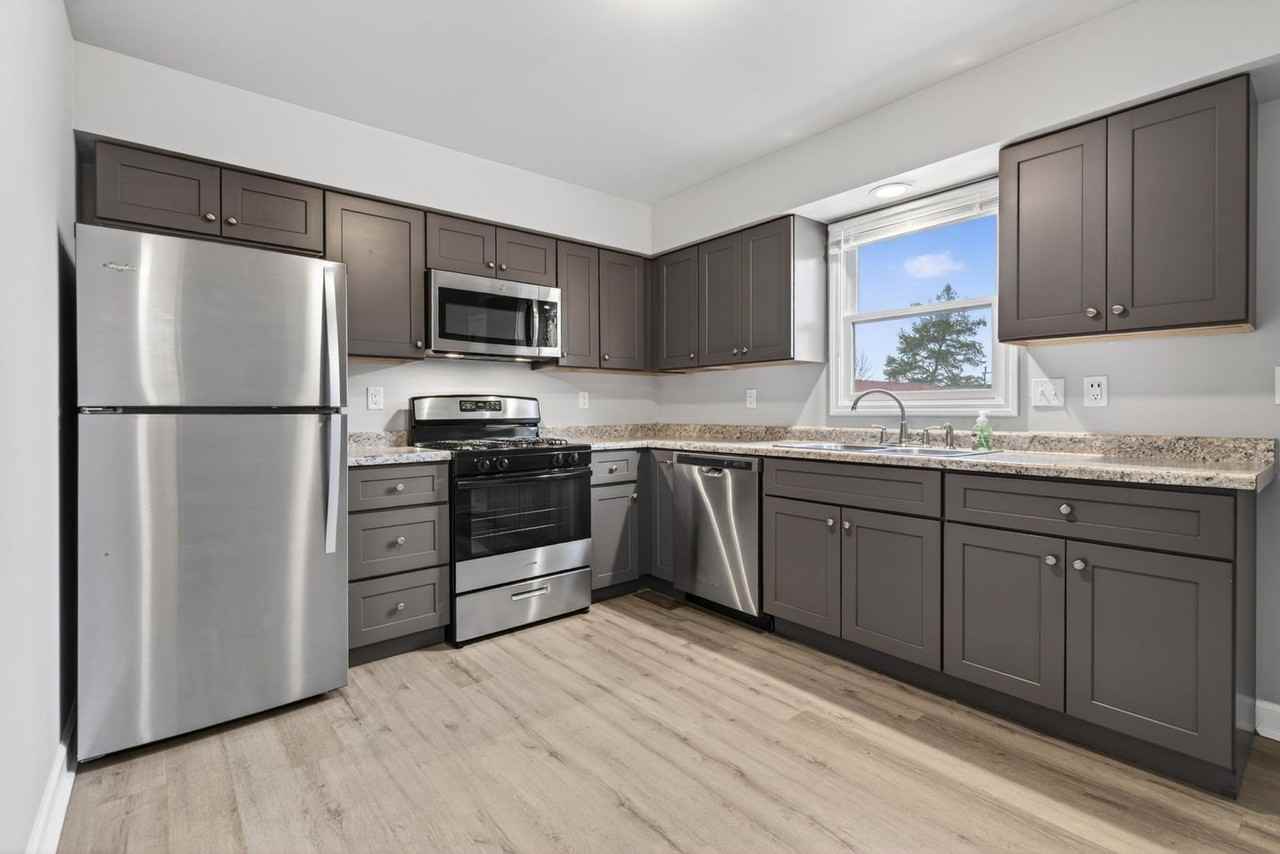 115 Colonial Pkwy #C - Photo 6 of 28