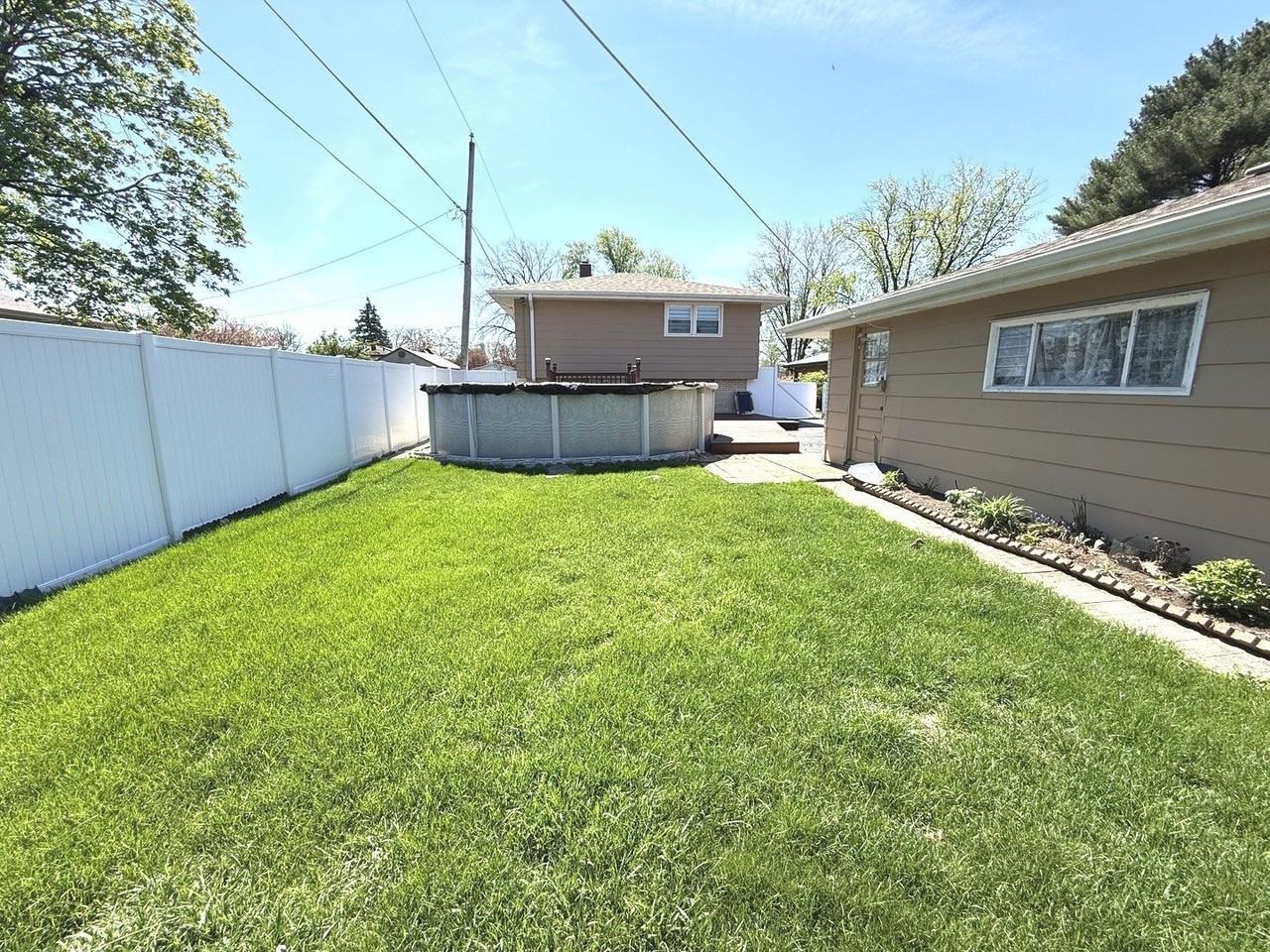 6944 W 106th Pl - Photo 4 of 33