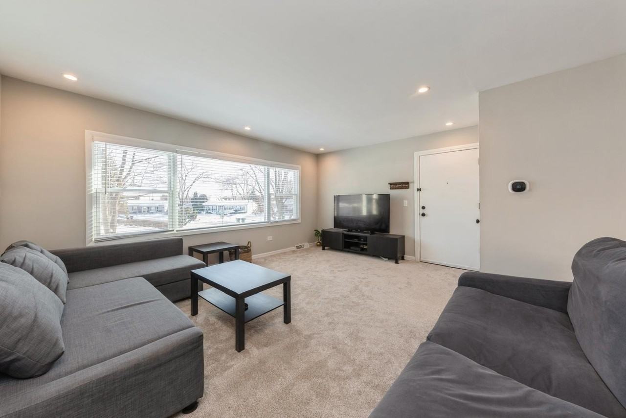 856 E Capri Dr #2 - Photo 2 of 10