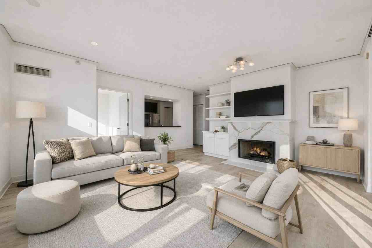 200 N Jefferson St #1901 - Photo 3 of 12