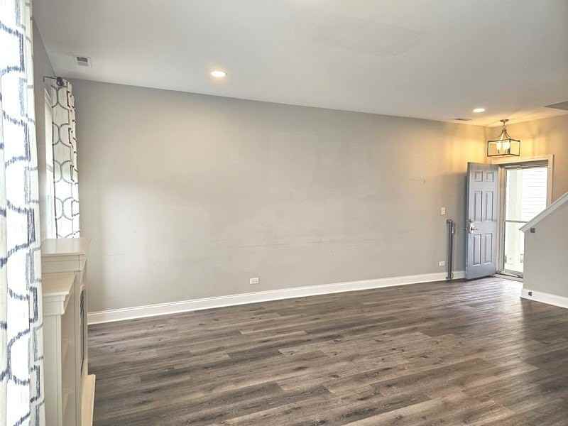 306 Parkside Dr - Photo 3 of 14