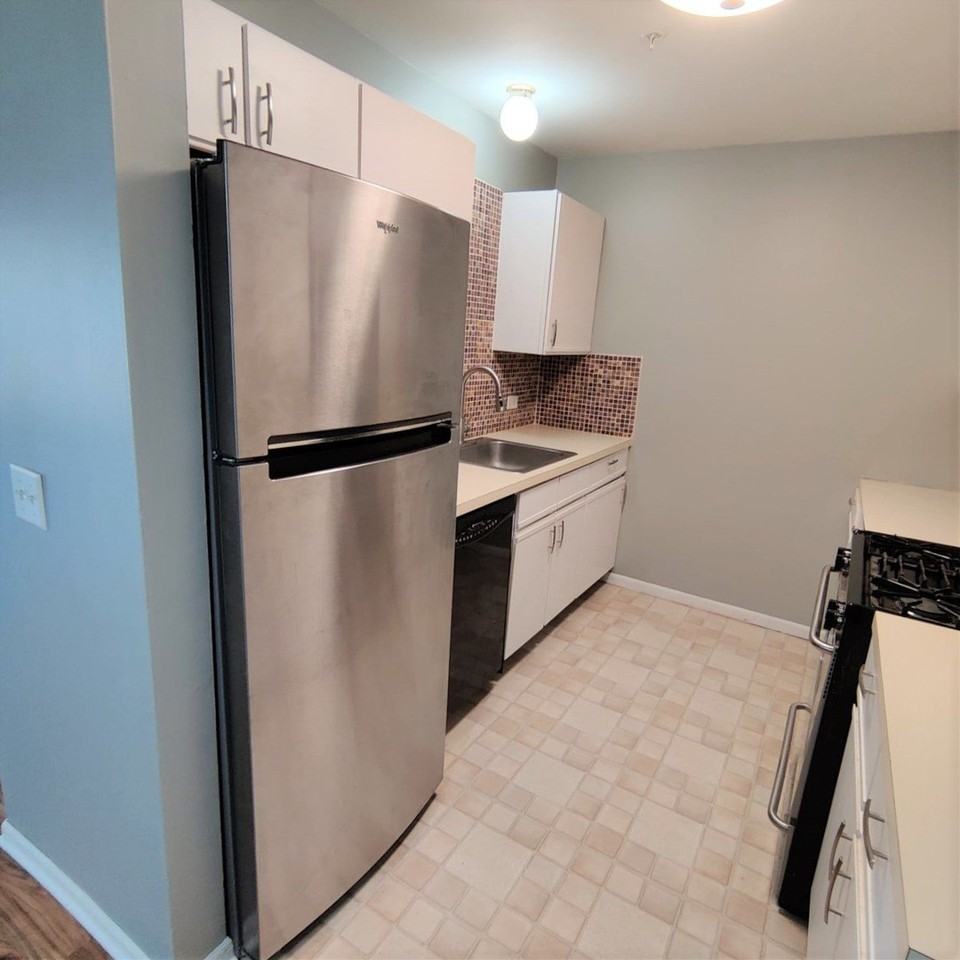 21W581 North Ave #36 - Photo 7 of 14