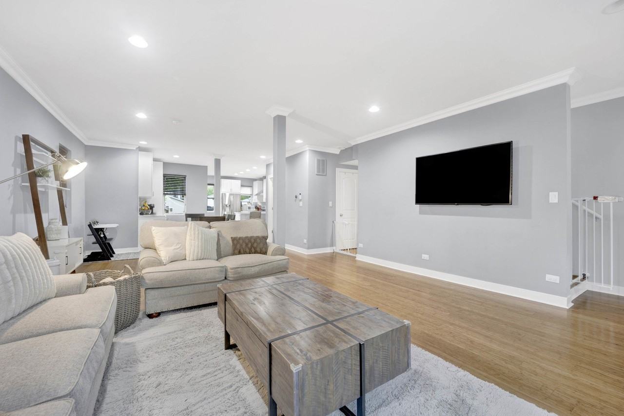 1626 N Spaulding Ave - Photo 3 of 35