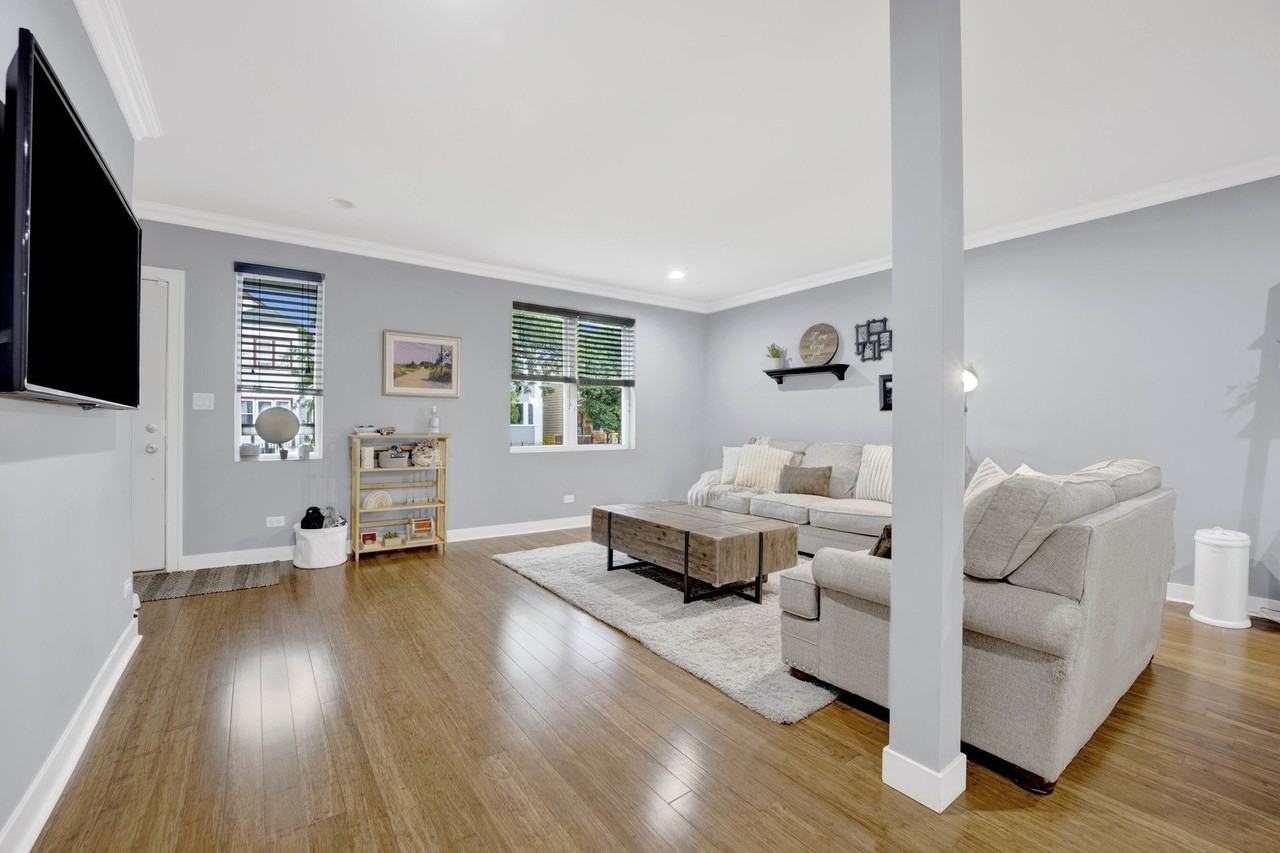 1626 N Spaulding Ave - Photo 4 of 35