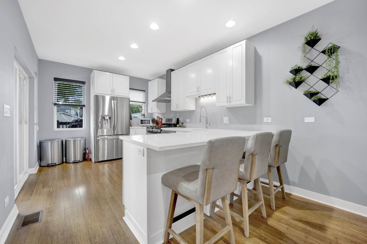 1626 N Spaulding Ave - Photo 7 of 35