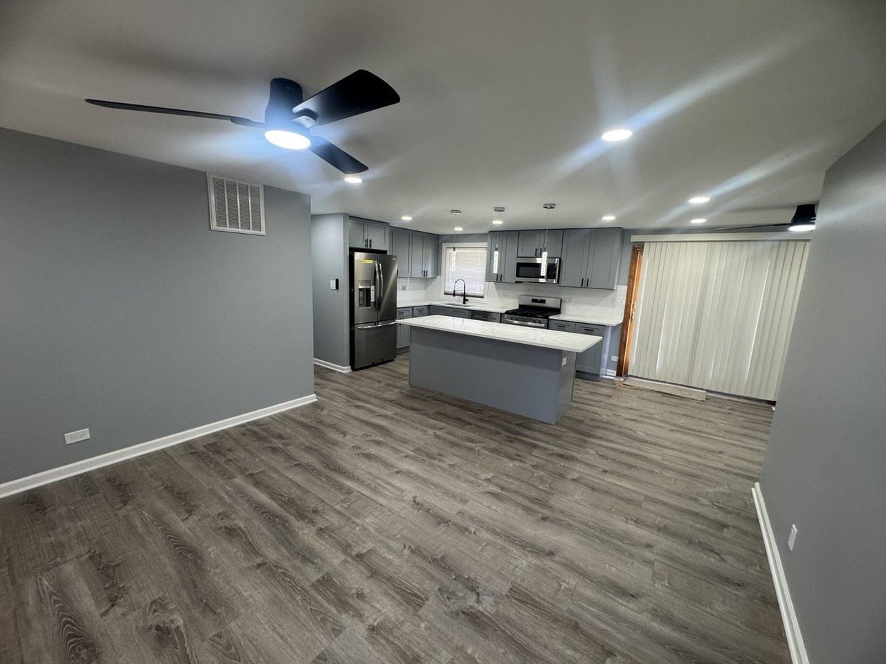 1310 Somerset Ln - Photo 3 of 13