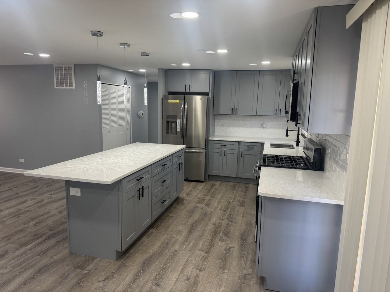 1310 Somerset Ln - Photo 4 of 13