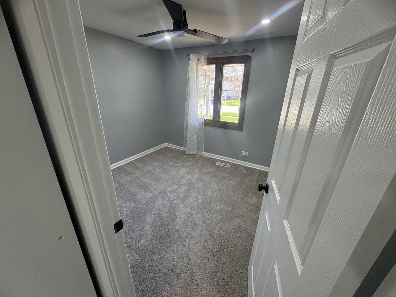 1310 Somerset Ln - Photo 6 of 13