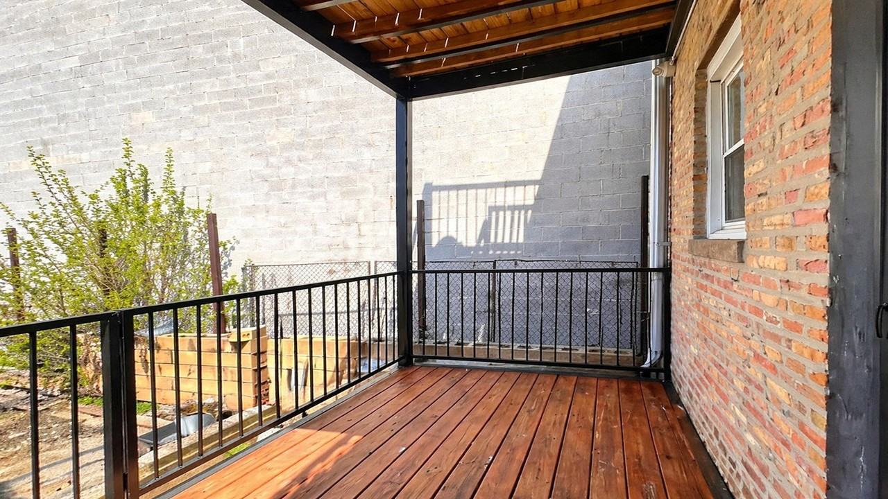 808 N Sacramento Blvd #1R - Photo 2 of 7