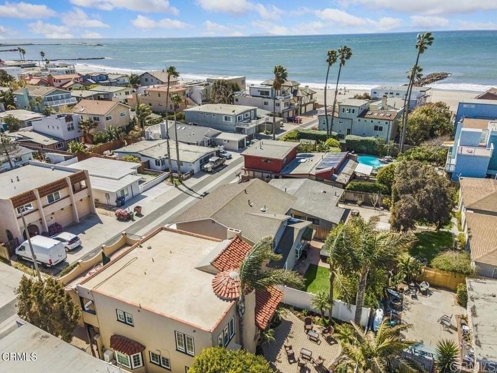 1157 Winthrop Ln - Photo 3 of 31