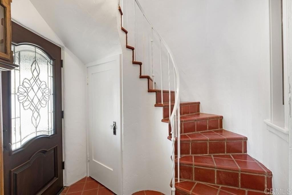 1157 Winthrop Ln - Photo 7 of 31