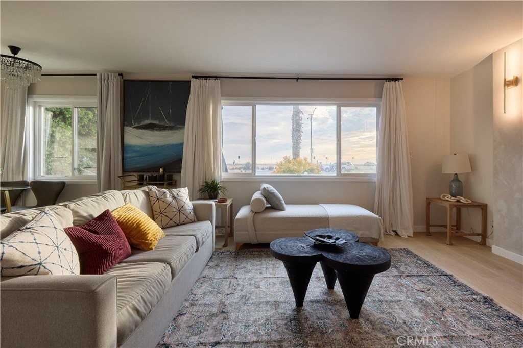5267 E Ocean Blvd - Photo 4 of 15