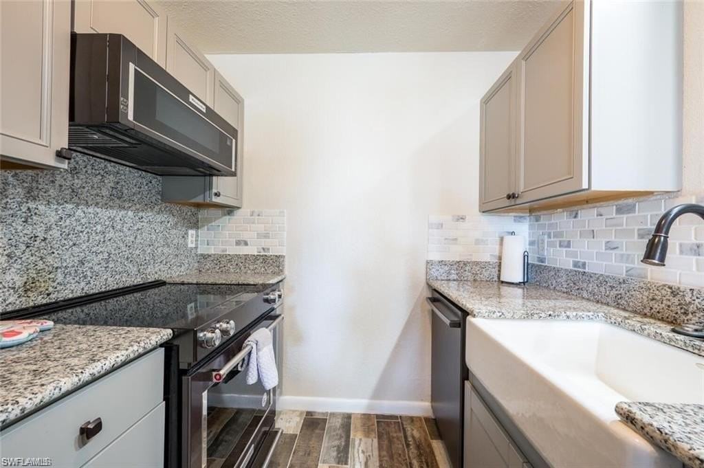 4625 Bayshore Dr #D16 - Photo 3 of 18