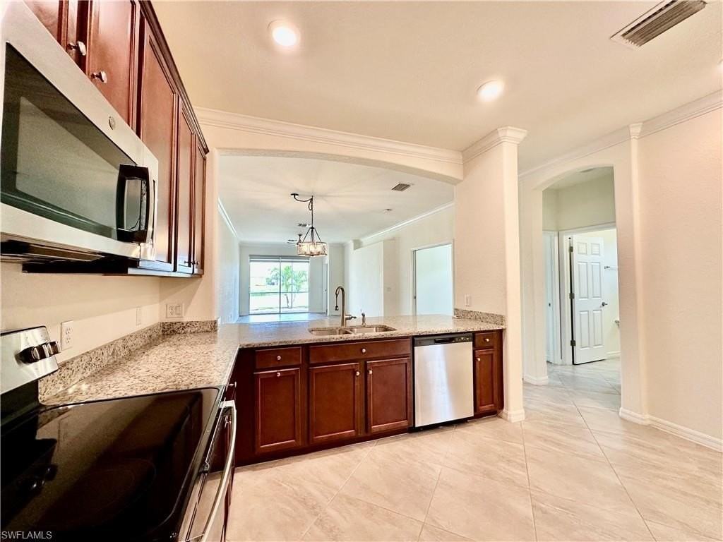 1823 Alameda Dr - Photo 5 of 43