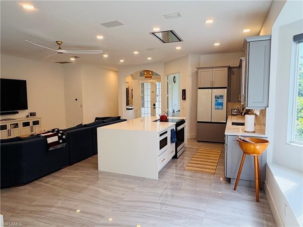 6072 Highwood Park Ct - Photo 7 of 42