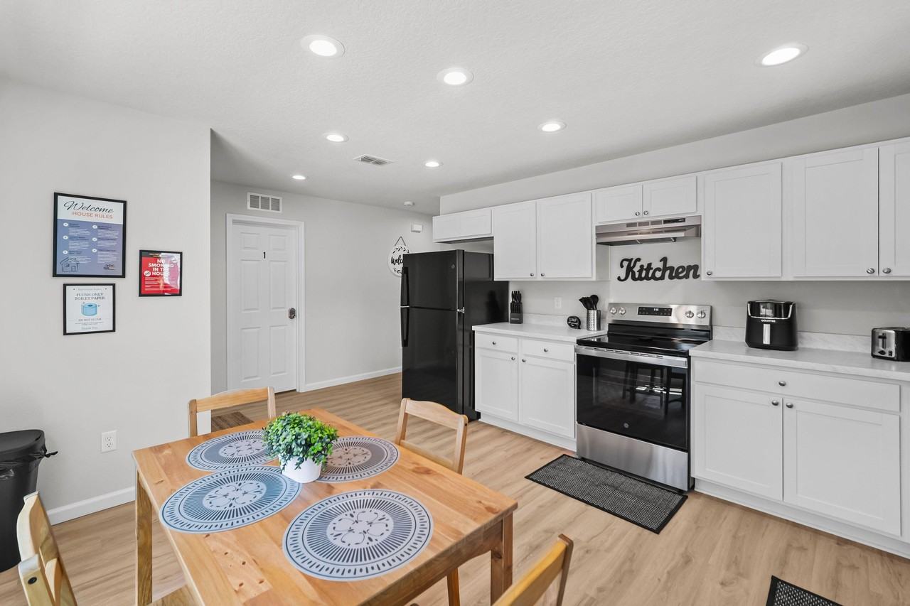 W 62nd St - Photo 4 of 20