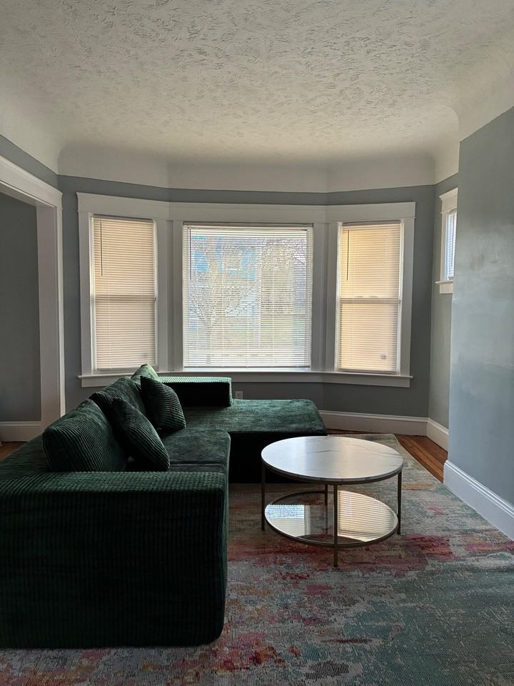 Kempton Ave - Photo 2 of 8