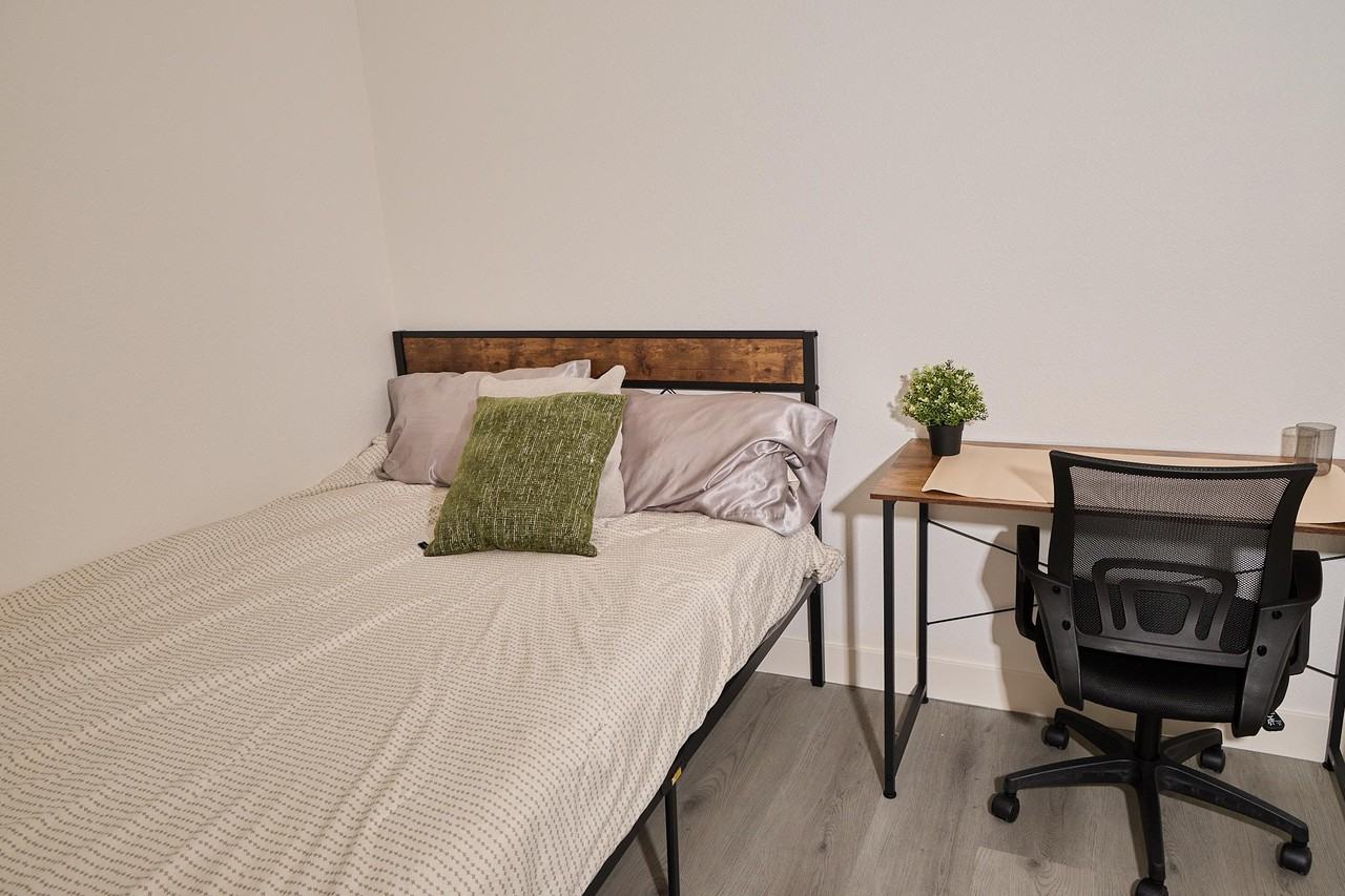 W 21st St - Photo 7 of 13