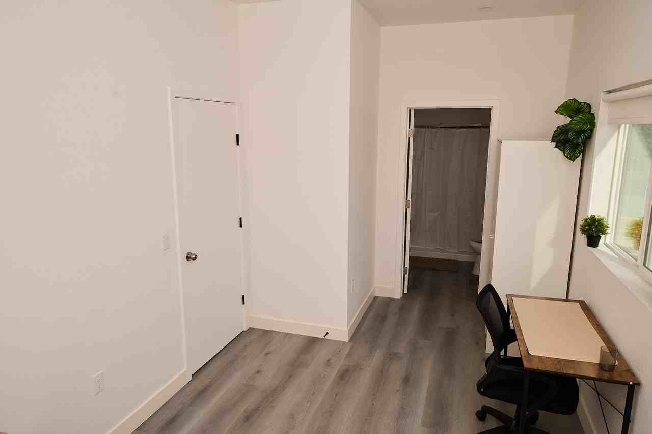 W 21st St - Photo 5 of 5