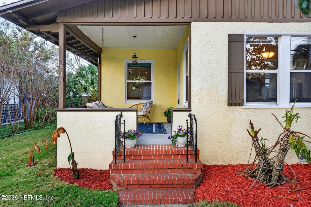 1903 Dewey Pl - Photo 4 of 35