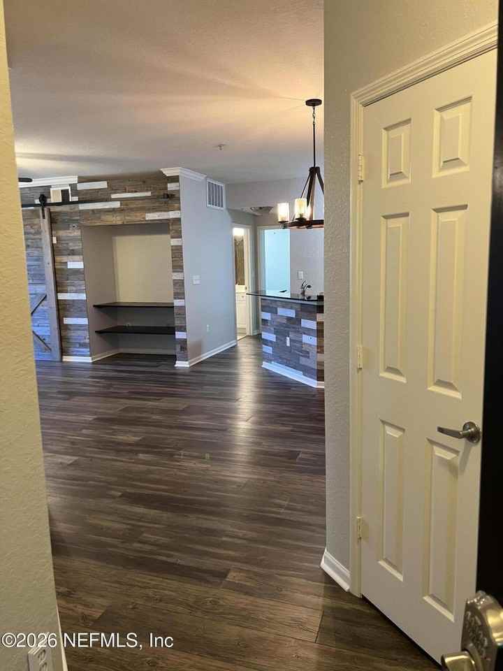 8539 Gate Pkwy W #121 - Photo 3 of 40