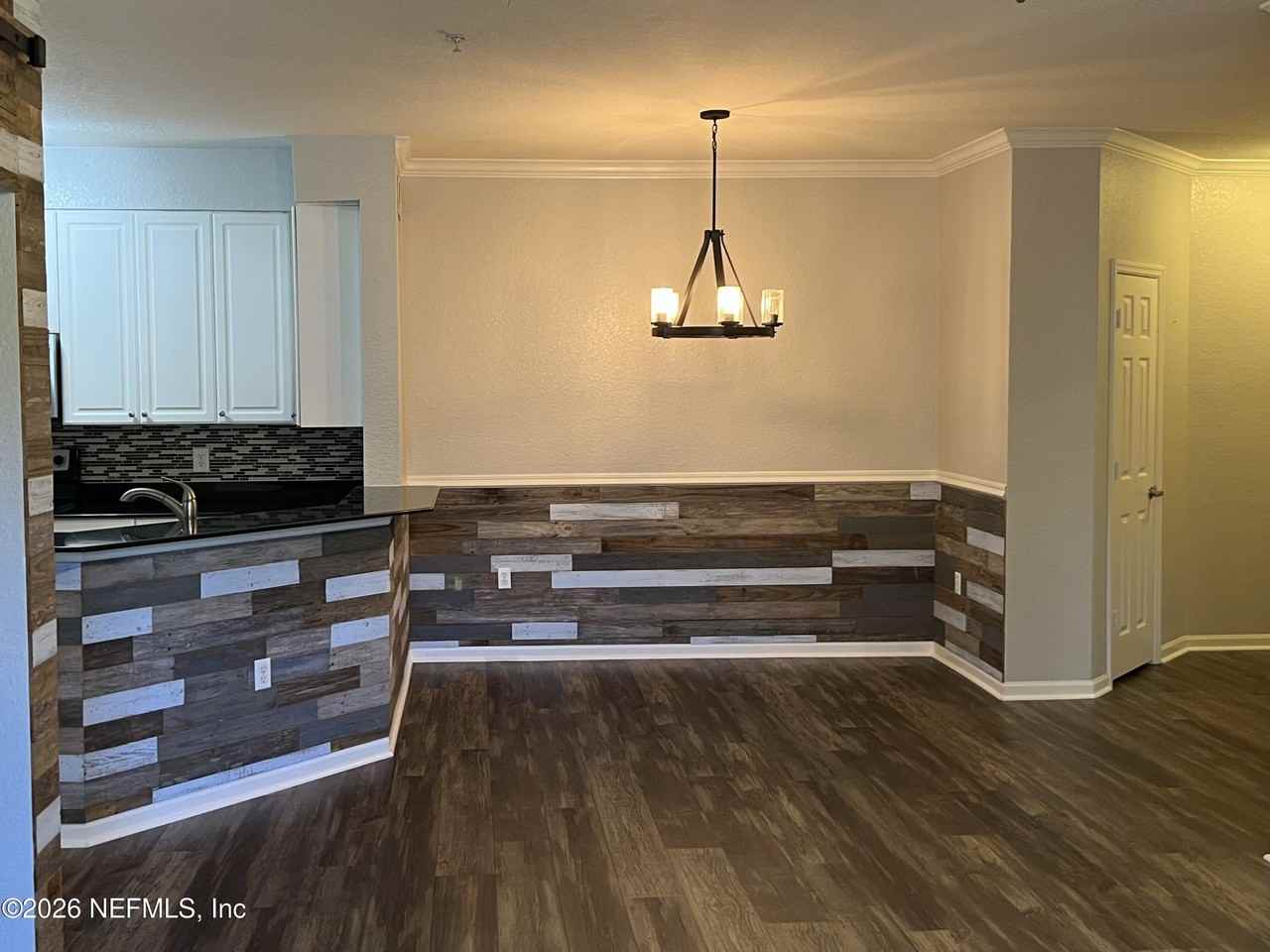 8539 Gate Pkwy W #121 - Photo 6 of 40