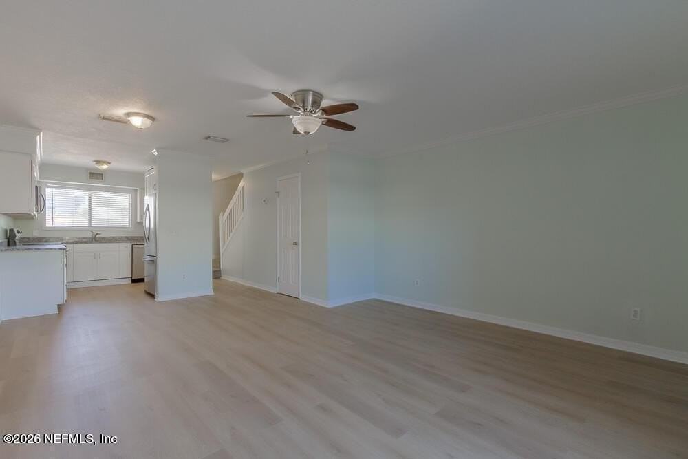 360 14th Ave S #E - Photo 5 of 24