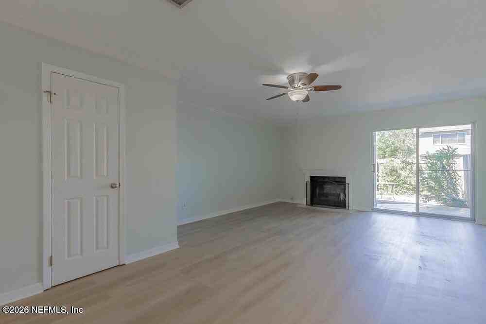 360 14th Ave S #E - Photo 6 of 24