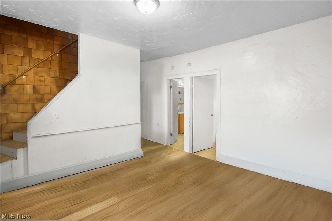 511 Brown St - Photo 3 of 12