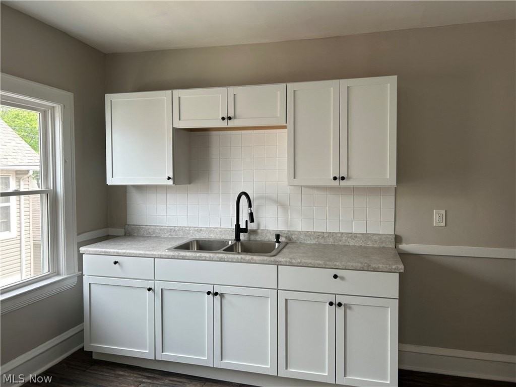 1311 W 69th St #4 - Photo 3 of 29