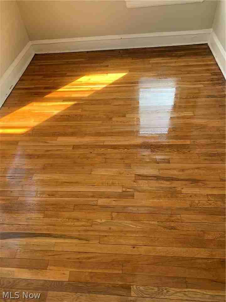 1311 W 69th St #4 - Photo 4 of 29