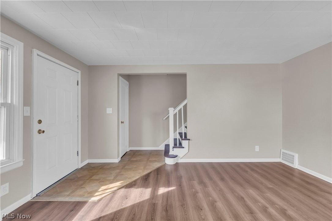 24891 Fisher Rd - Photo 4 of 21