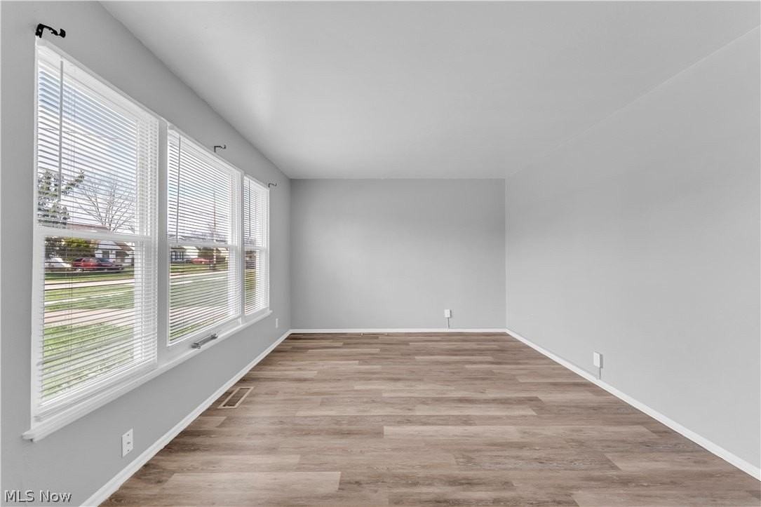 17401 Wayne Dr - Photo 6 of 24