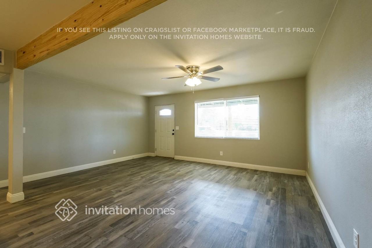 3136 W Cactus Rd - Photo 2 of 15