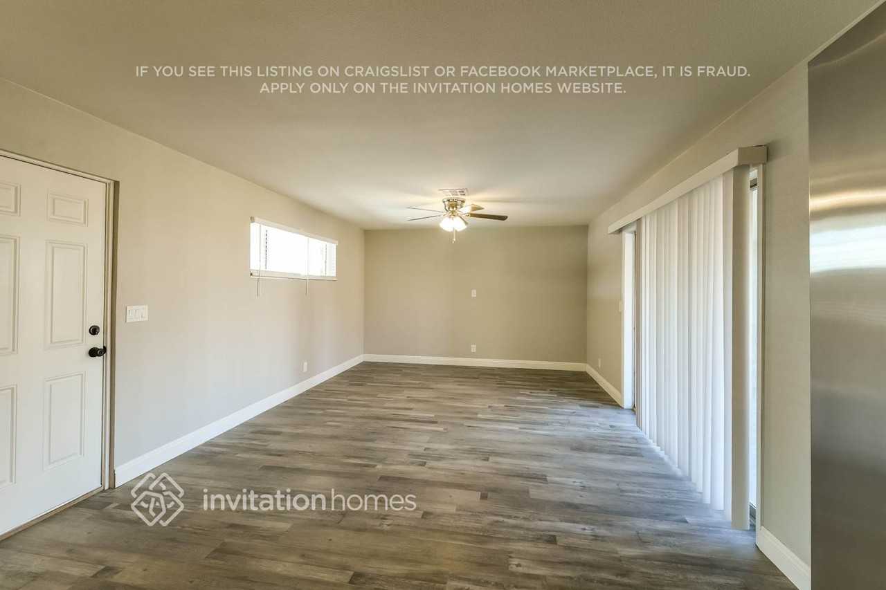 3136 W Cactus Rd - Photo 6 of 15