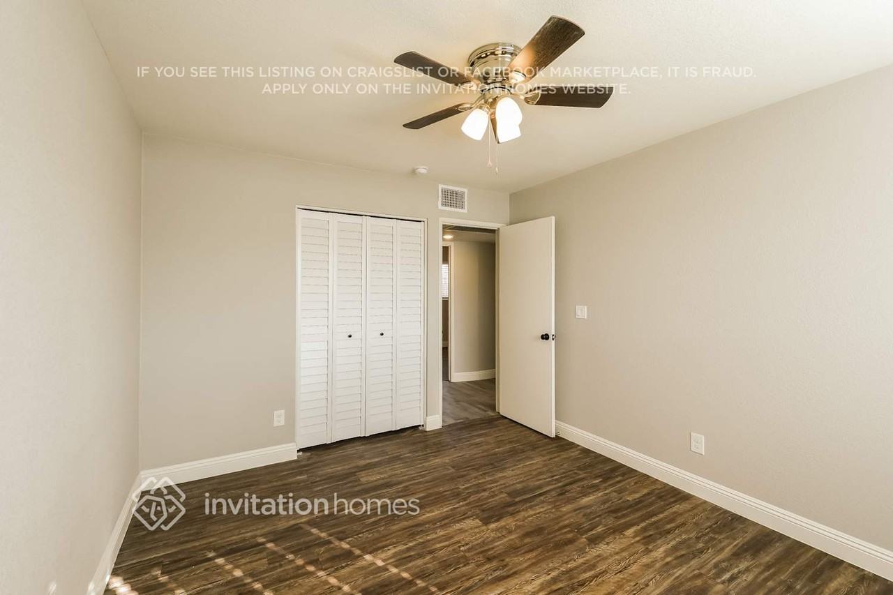 3136 W Cactus Rd - Photo 7 of 15