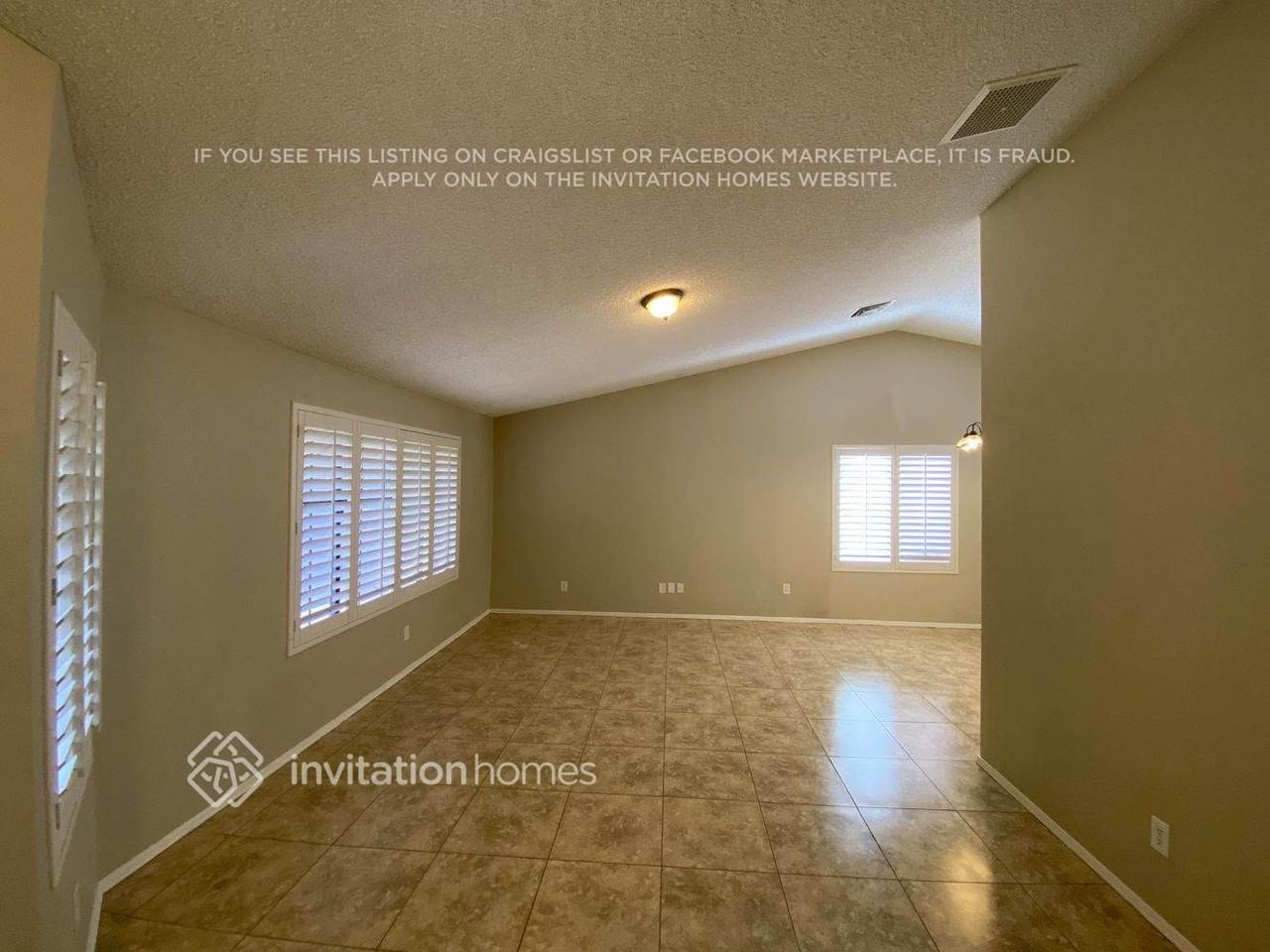 6526 N 69th Dr - Photo 2 of 15