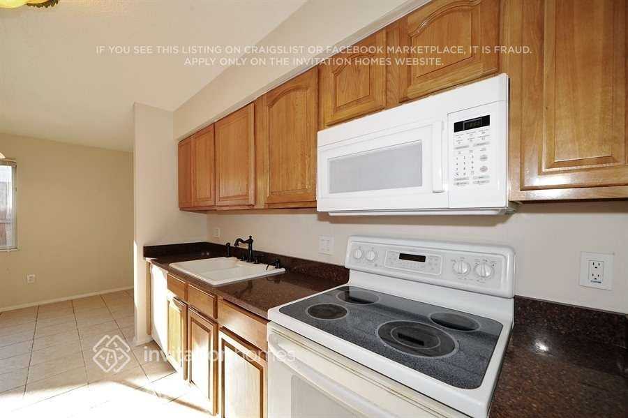 1429 Piney Branch Cir - Photo 4 of 21