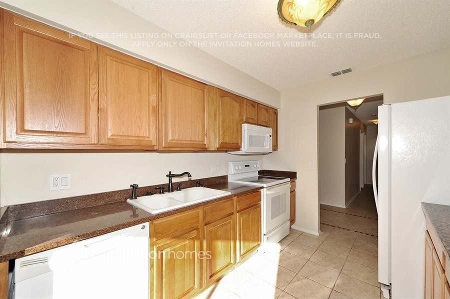 1429 Piney Branch Cir - Photo 6 of 21