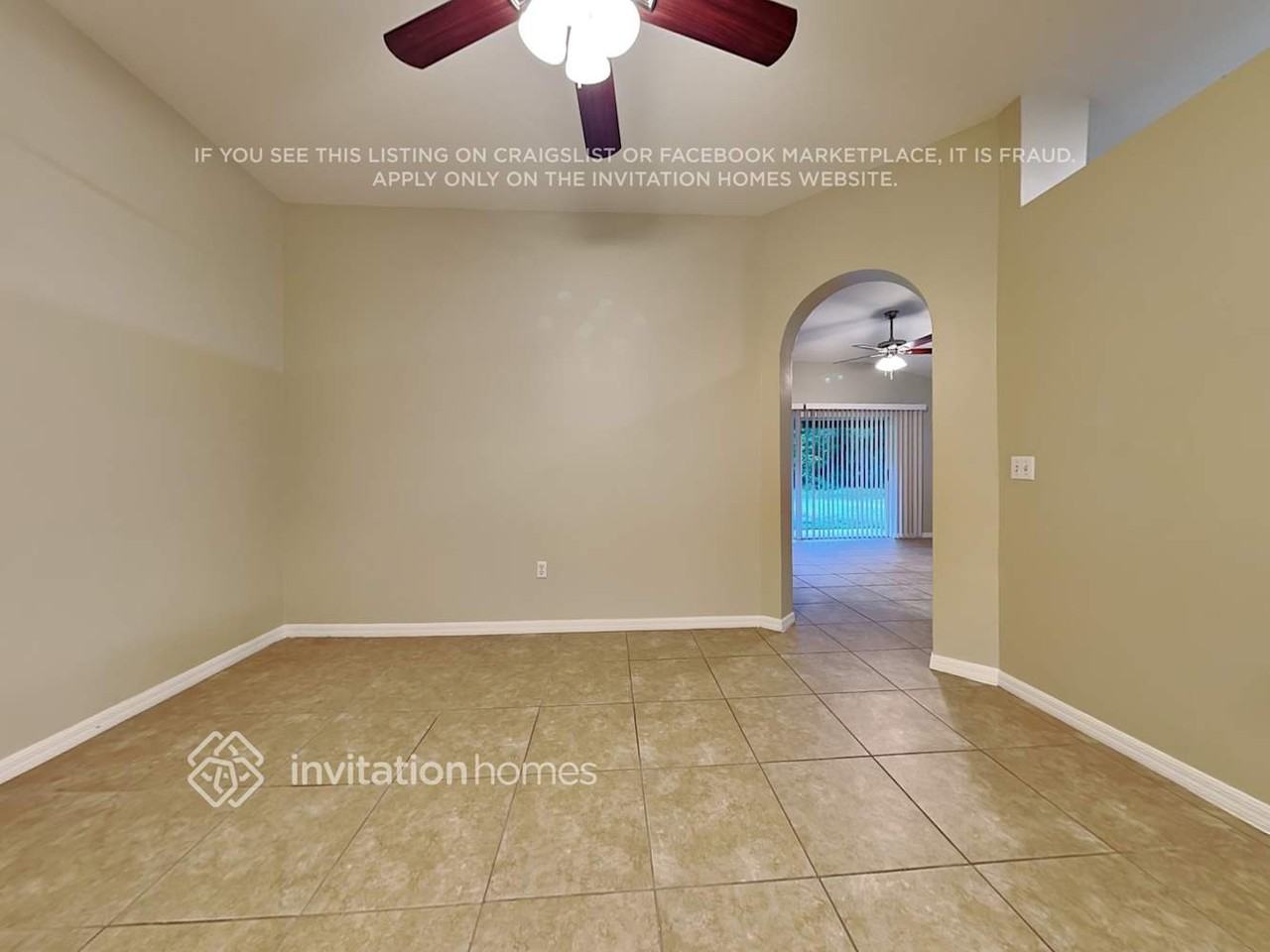 2389 Hamlet Cir - Photo 4 of 11