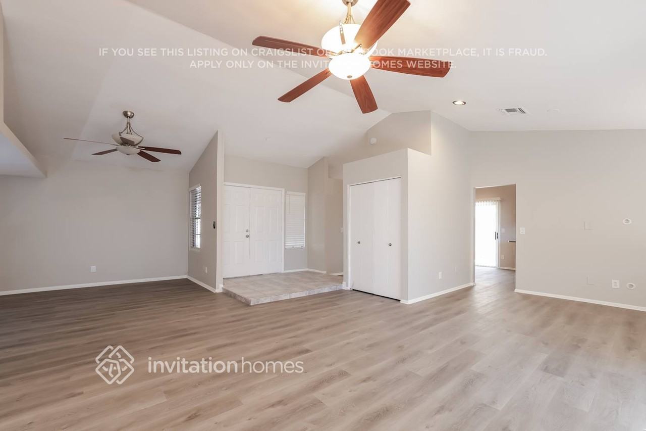 907 W Ross Ave - Photo 2 of 15