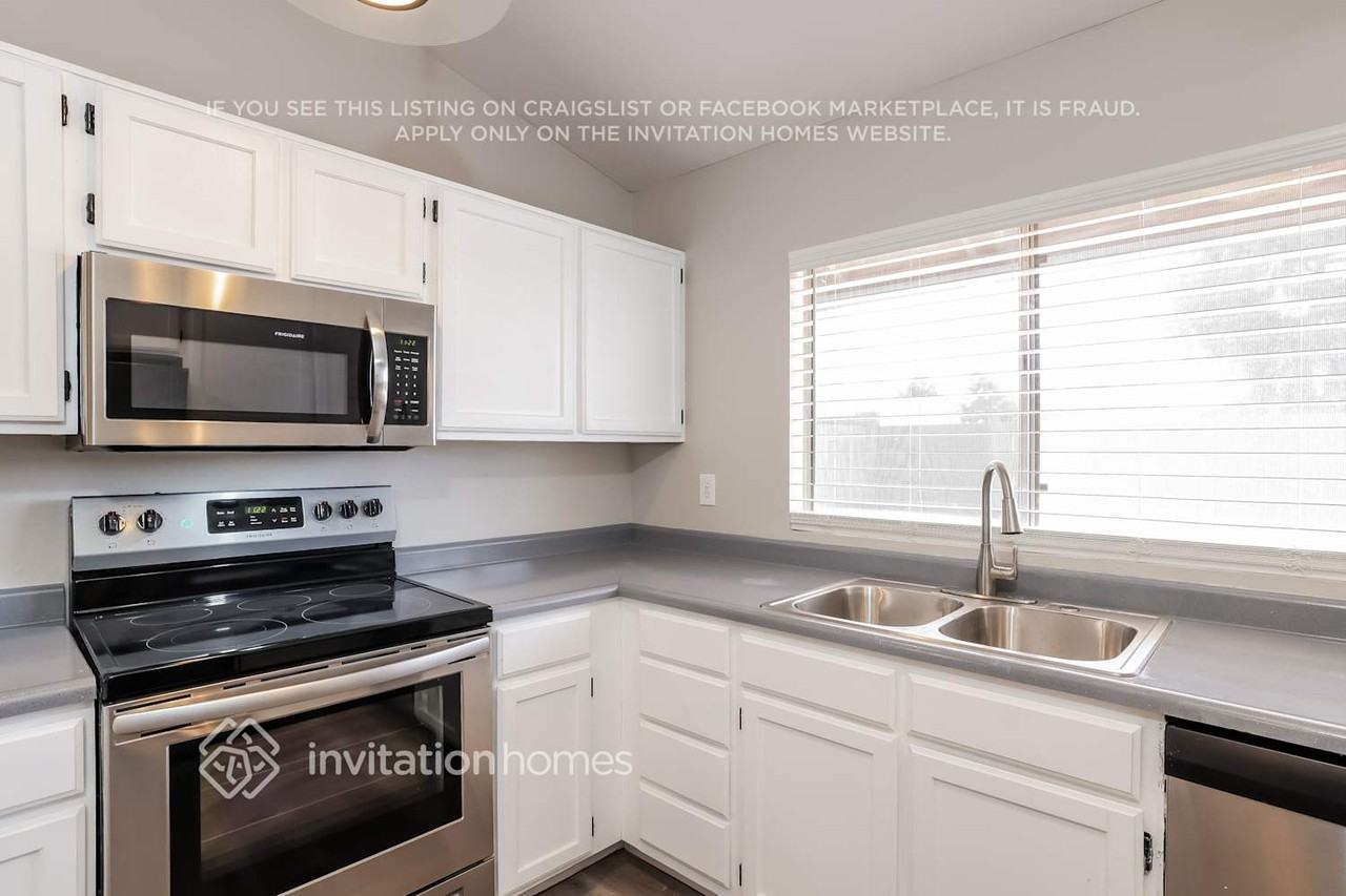 907 W Ross Ave - Photo 7 of 15